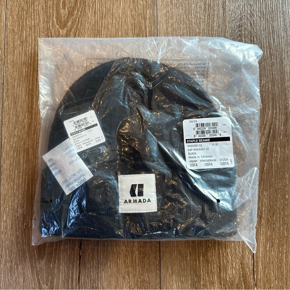 NWT Armada Staple Beanie hat one size black - Picture 1 of 2